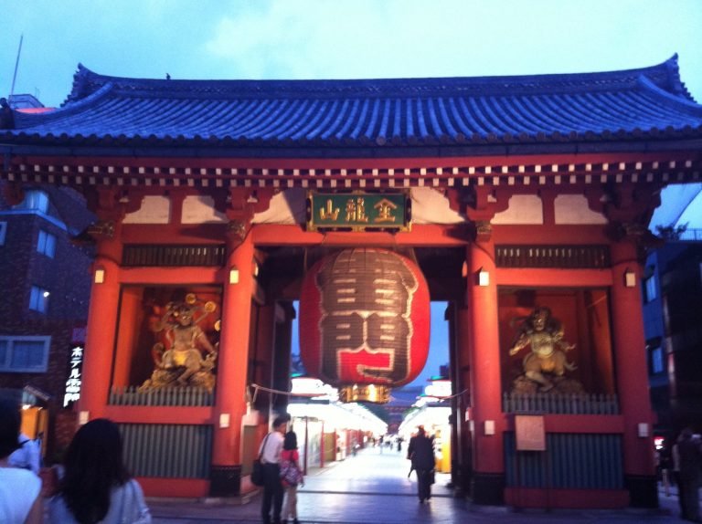 The Kaminarimon gate at Senso-ji Temple, Asakusa